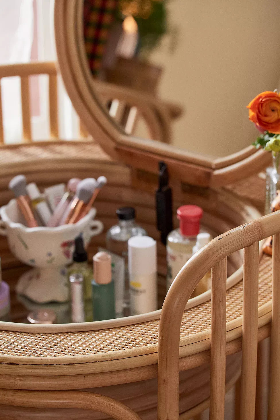 Penteadeira Elise – Elegância e Organização para o Seu Quarto